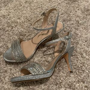 Silver sequined Nina shoes, Like new!!